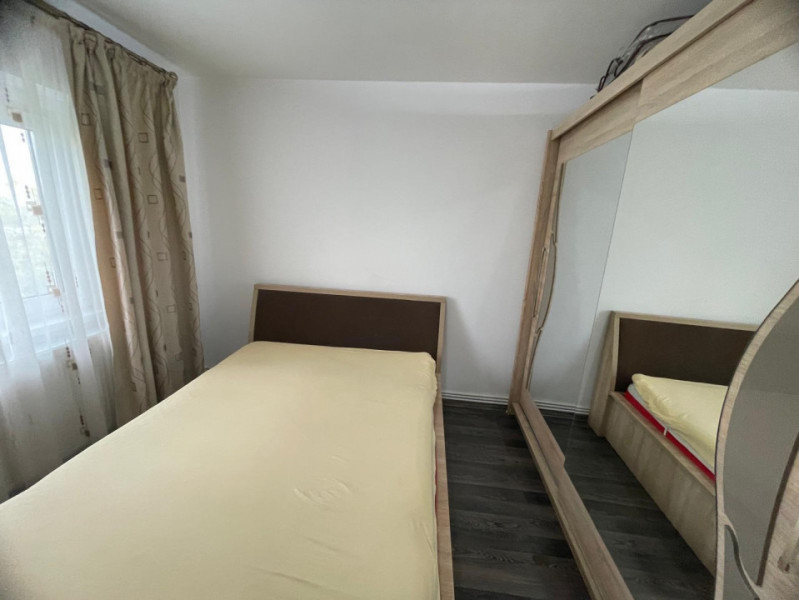 Apartament cochet cu 2 camere decomandate în zona CET, 