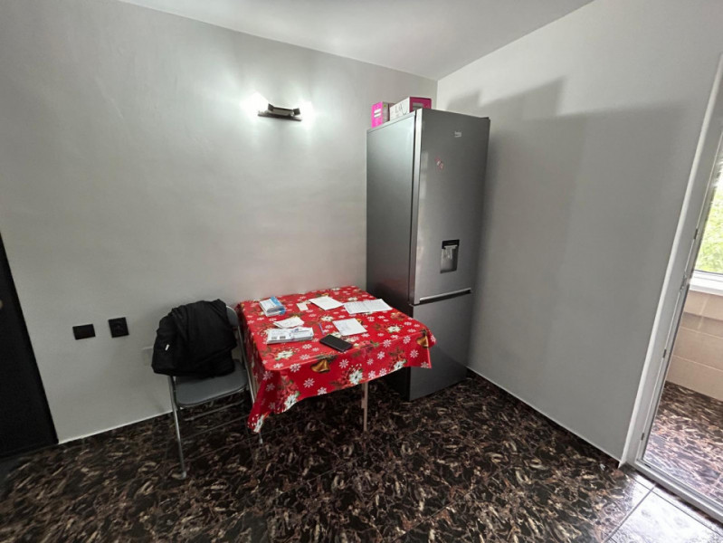 Apartament cochet cu 2 camere decomandate în zona CET, 