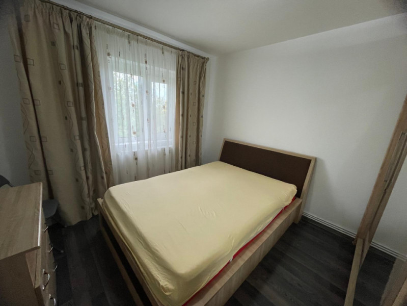 Apartament cochet cu 2 camere decomandate în zona CET, 