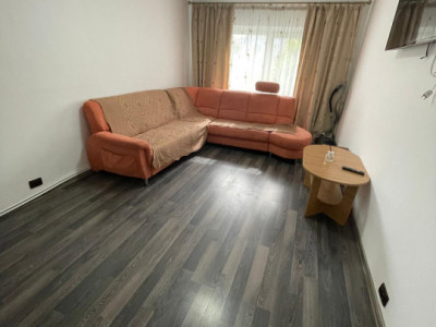 Apartament cochet cu 2 camere decomandate în zona CET, 