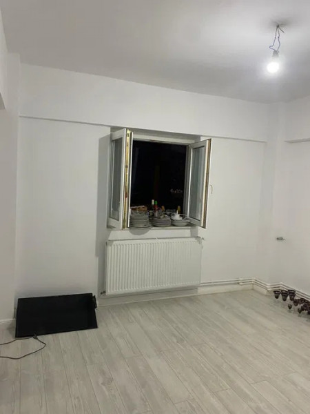 Tomis Nord – Boema - Apartament decomandat cu 2 camere , etaj 1.