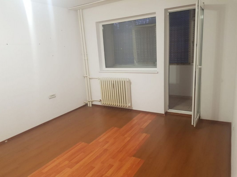 Tomis Nord / Rovere - Apartament de 2 camere decomandate, zona linistita