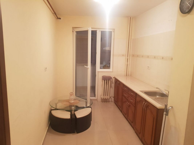 Tomis Nord / Rovere - Apartament de 2 camere decomandate, zona linistita