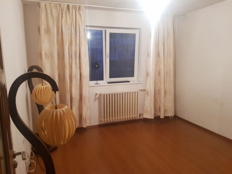 Tomis Nord / Rovere - Apartament de 2 camere decomandate, zona linistita