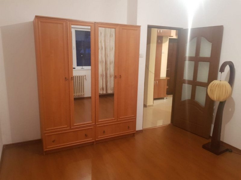 Tomis Nord / Rovere - Apartament de 2 camere decomandate, zona linistita