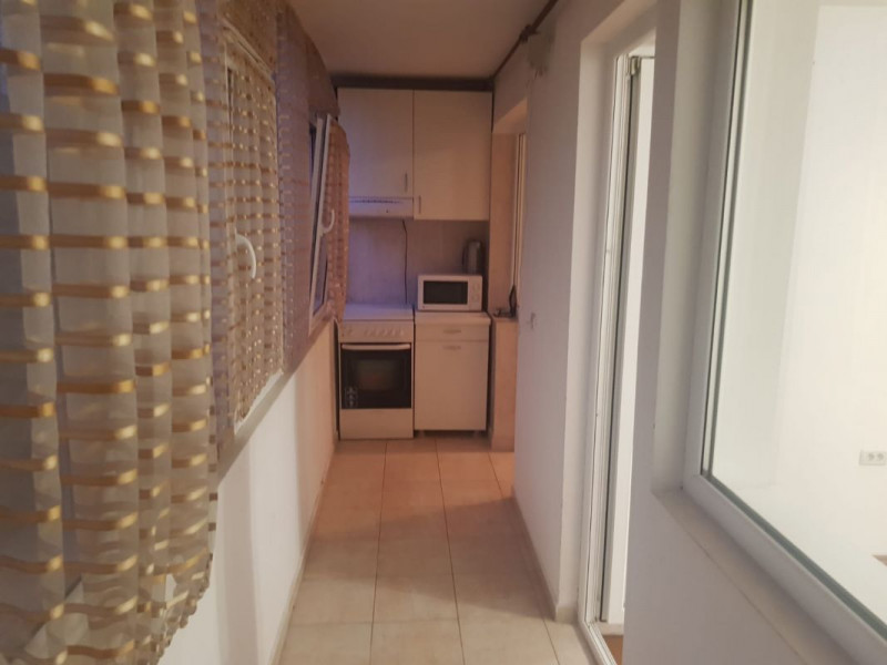 Tomis Nord / Rovere - Apartament de 2 camere decomandate, zona linistita