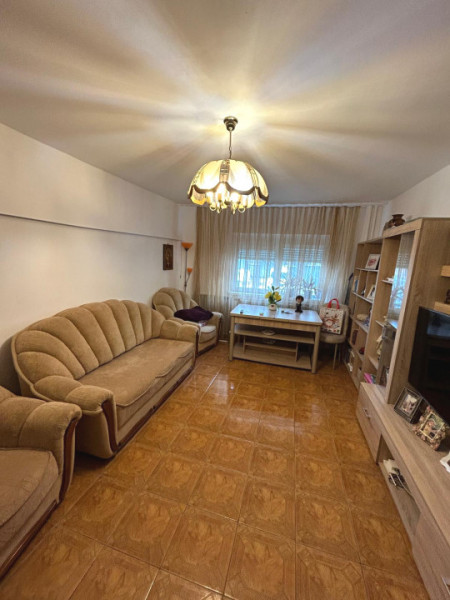 FAR - Apartament cu 2 camere decomandate, mobilat