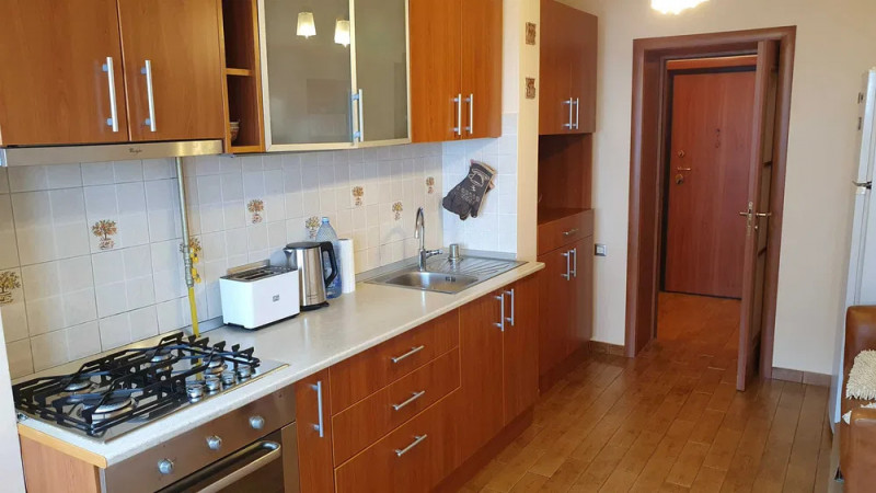 Gara - Apartament decomandat cu 3 camere, vedere către Portul Constanta.