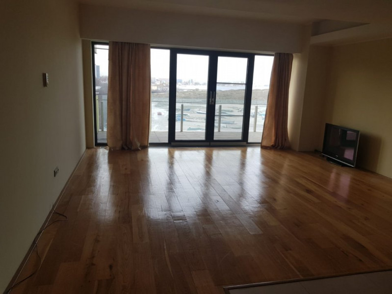 Faleza Nord - Apartament compus din 3 camere cu vedere frontala la mare 