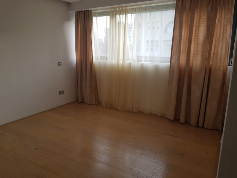 Faleza Nord - Apartament compus din 3 camere cu vedere frontala la mare 