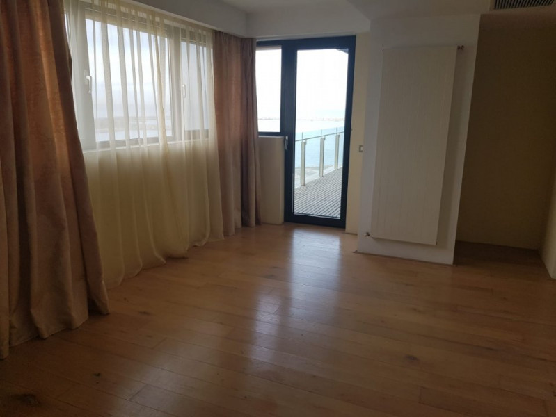 Faleza Nord - Apartament compus din 3 camere cu vedere frontala la mare 