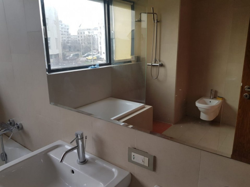 Faleza Nord - Apartament compus din 3 camere cu vedere frontala la mare 