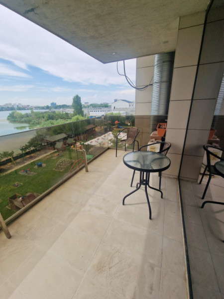 Delfinariu - Apartament de 3 camere cu vedere panoramică spre lac 