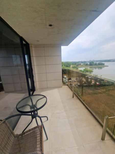 Delfinariu - Apartament de 3 camere cu vedere panoramică spre lac 