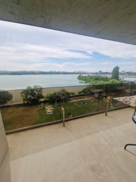 Delfinariu - Apartament de 3 camere cu vedere panoramică spre lac 