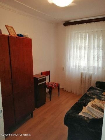 Tomis Nord - apartament cu 3 camere semidecomandat cf 1, situat la etajul 2.