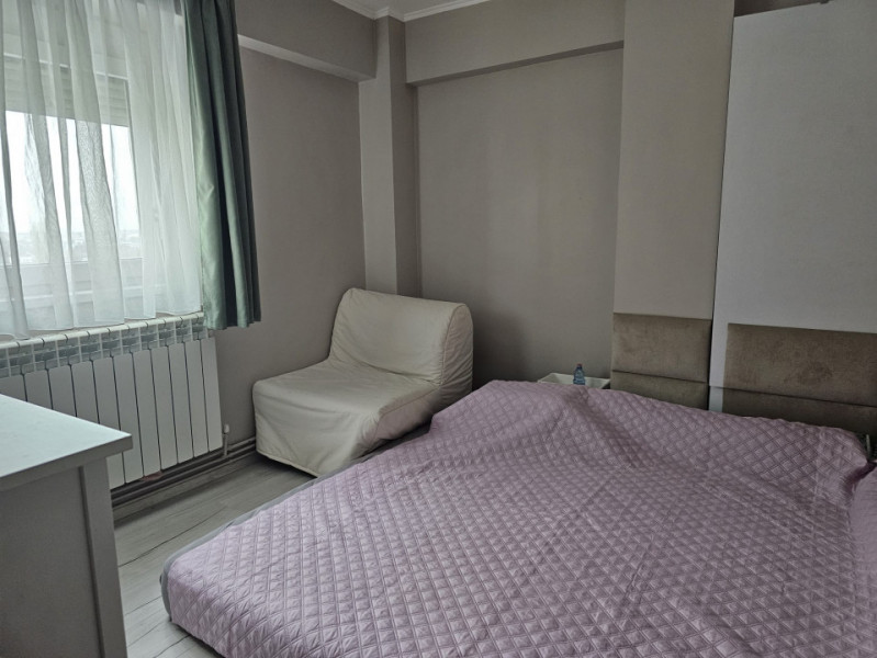 ICIL - Apartament cu 3 camere decomandate si o terasa 20 mp.