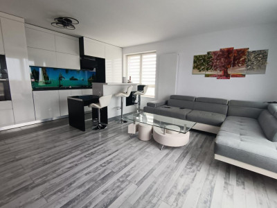 TOMIS PLUS - Penthouse 4 camere, mobilat nou, vedere lac