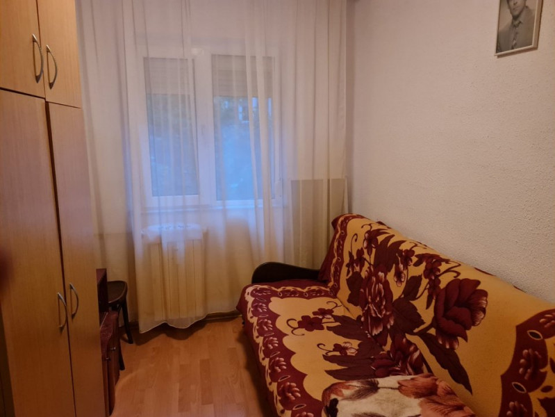 Casa de Cultura - Apartament de 3 camere cf 2, foarte curat si bine intretinut