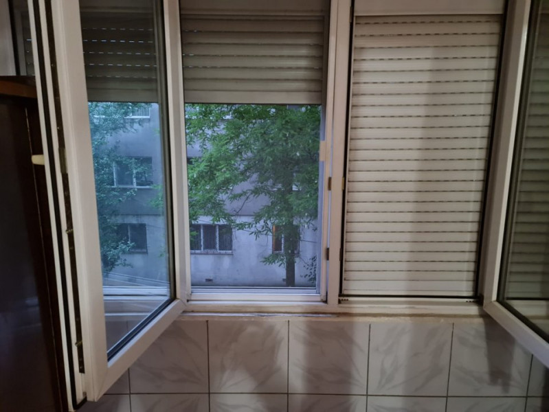 Casa de Cultura - Apartament de 3 camere cf 2, foarte curat si bine intretinut